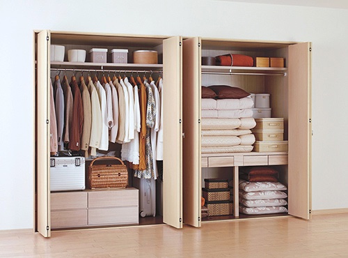 Sistem organisasi wardrobe Rumah Menshin